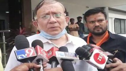 नागपुरात आंदोलनादरम्यान मुख्यमंत्र्यांवर टीका करताना आ. कृष्णा खोपडे यांची जीभ घसरली