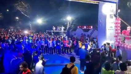 देशात पहिल्यांदाच पुण्यात रात्रीच्या वेळी मॅरेथॉन स्पर्धेचं आयोजन, देशविदेशातील धावपटूंचा सहभाग!