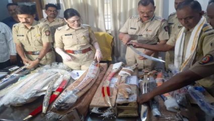 औरंगाबादमध्ये पुन्हा कुरियने आल्या ३७ तलवारी; चौकशी सुरू
