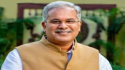 काँग्रेसचे आमदार पक्षापासून तुटू नयेत, यासाठी देशात प्रथमच त्यांना एअरलिफ्ट केले जाणार आहे; छत्तीसगडचे मुख्यमंत्री बघेल डेहराडूनला पोहोचले; पंजाब-गोव्यात सुरक्षित खेळ