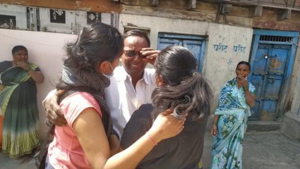 युक्रेनमध्ये अडकलेल्या ‘त्या’ बहिणी घरी सुखरूप; कुटुंबिय म्हणाले…
