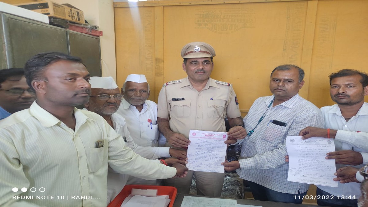 दोन महिन्यात एक कोटी रुपयांचा भरणा करुनही शेतकऱ्यांचा वीज पुरवठा केला बंद; शेतकरी आक्रमक