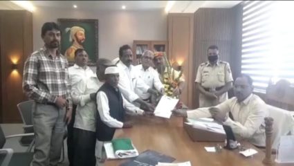 अण्णा हजारेंच्या भ्रष्टाचारविरोधी जनांदोलनाकडून राज्यपालांच्या वक्तव्यांचा निषेध; पाठवला दख्खनचा काटेरी गुच्छ