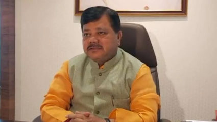 प्रवीण दरकेर चौकशीसाठी पोलीस ठाण्यात हजर; भाजप कार्यकर्त्यांची घोषणाबाजी