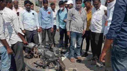 बायकोला परीक्षा केंद्रावर सोडून परत येणाऱ्या नवऱ्यावर काळाचा घाला; दुचाकीच्या अपघातात मृत्यू