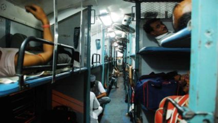 रेल्वे प्रवाशांसाठी महत्त्वाची बातमी; रेल्वेत झोपण्याबाबत आता नवे नियम, वाचा काय आहेत