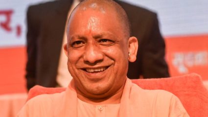 चांद्रयान-3 च्या यशस्वी लँडिंगवर उत्तर प्रदेशचे मुख्यमंत्री योगी आदित्यनाथ यांची पहिली प्रतिक्रिया, जाणून घ्या- काय म्हणाले