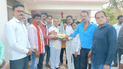 सहकारमंत्री बाळासाहेब पाटील यांची पाथर्डीला भेट; काँग्रेस पदाधिकाऱ्यांशी चर्चा
