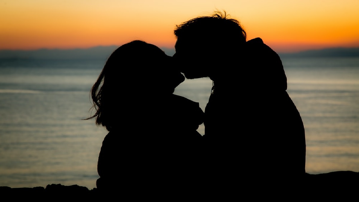 Kiss Is As Important As Brushing Teet Says Doctor Nrak
