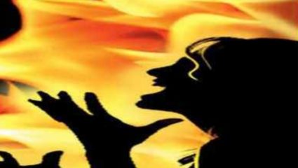 महिलेला जिवंत जाळण्याचा प्रयत्न, अत्याचाराचा विरोध केल्यामुळे संतापून दिले पेटवून, अल्लीपूर येथील घटना