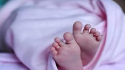 गर्भवती महिलेच्या प्रसुतीवेळी नवजात बाळाचा मृत्यू, डॉक्टरांनी निष्काळजीपणा केल्याचा नातेवाईकांचा आरोप