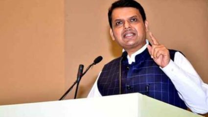 मेट्रो धावण्यापासून कोणीही थांबवू शकत नाही – देवेंद्र फडणवीसांचा उद्धव ठाकरेंवर निशाणा