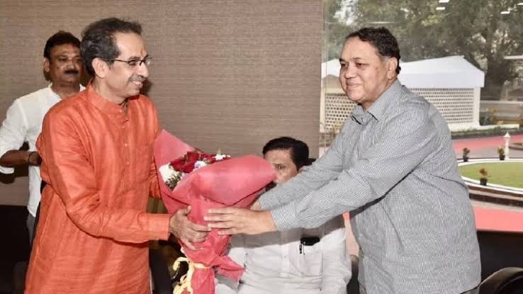 संजय राऊतांच्या भूमिकेला मुख्यमंत्र्यांचा छेद, गृह खात्यावरुन शिवसेनेत दोन मते?