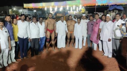 केडगाव यात्रेत रंगला कुस्त्यांचा आखाडा; जातीय सलोख्याचे दर्शन
