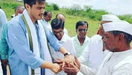आमदार रोहित पवारांच्या पाठपुराव्यातून शेतकऱ्यांना मिळणार २० वर्षांपासून रखडलेला भूसंपादनाचा मोबदला