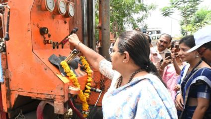 गावातील भूजल पातळीचा अभ्यास करण्याकरीता पिझोमीटर, भूजल मापक यंत्राचे पालकमंत्र्यांच्या हस्ते उद्घाटन