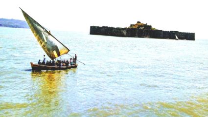 जंजिरा किल्ला पर्यटकांसाठी बंद; समुद्रात वाढणाऱ्या लाटांच्या पार्शवभूमीवर पुरातत्व खात्याचा निर्णय