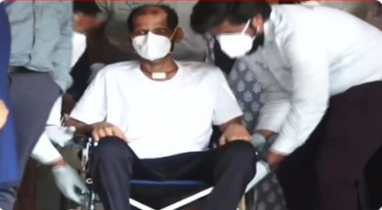 एक-एक मतासाठी काय करावे लागते बघा, आजारी आमदार मुक्ता टिळक व्हिलचेअरवरुन येत केलं मतदान, तर लक्ष्मण जगताप मतदानासाठी पुण्याहून रवाना