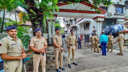 बंडखोर आमदारांच्या घराला केंद्राची सुरक्षा; राज्यभरात शिवसैनिक रस्त्यावर