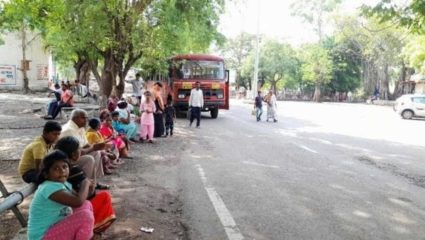 धावत्या एसटीतच आत्महत्येचा प्रयत्न केल्याने खळबळ; एसटी आणली रुग्णालयात