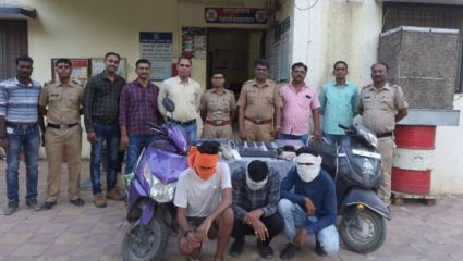 आयपीएल क्रिकेट सट्ट्यावर धाड ! तब्बल २ लाख ५२ हजारांचा मुद्देमाल जप्त, पोलिसांनी तिघांना घेतले ताब्यात