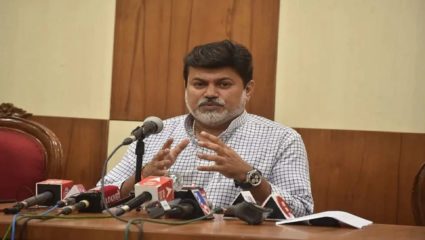 मंत्री एकनाथ शिंदेंची भूमिका पक्षाने समजून घेतली पाहिजे