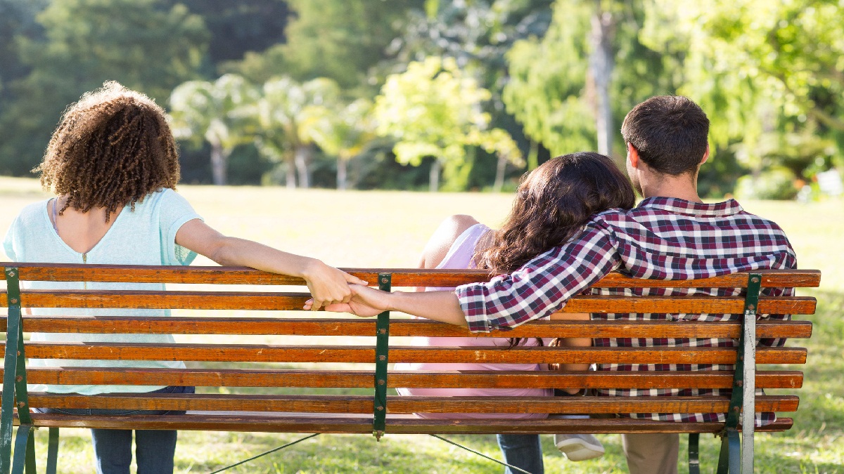 How To Know If Someone Is Cheating On You Know About Cheaters Behavious Nrak
