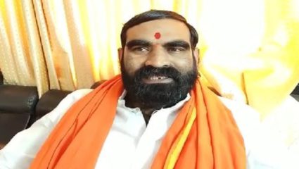 शिवसेना आमदार संतोष बांगर यांच बंडखोर आमदारांबाबत वादग्रस्त वक्तव्य, म्हणाले…