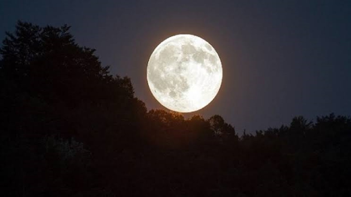 Supermoon Tonight The Moon Will Be 14 Percent Bigger And 30 Percent Brighter Nrvk