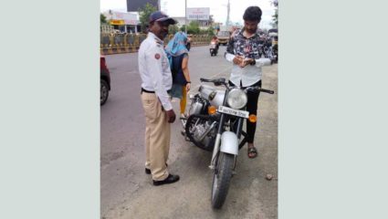 …म्हणून पिंपरी-चिंचवडमध्ये वाहतूक पोलिसांकडून बुलेटचालकांवर होतीये कारवाई
