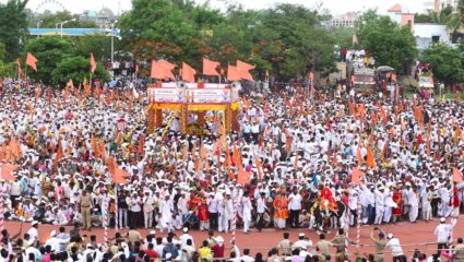 टाळ, चिपळ्या, मृदुंगासह भक्तिमय वातावरणात तुकोबांचा पालखी सोहळा इंदापुरात दाखल