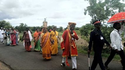 पानवण येथील संत गजानन महाराज पालखीचे पंढरपूरच्या दिशेने प्रस्थान