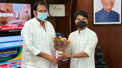 कास पठारावर हवाई पट्टी उभारा; उदयनराजेंची ज्योतिरादित्य शिंदेंकडे मागणी