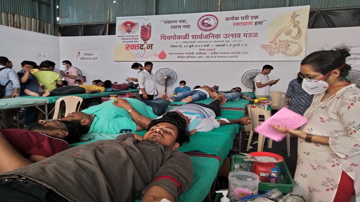 Chinchpoklicha Chintamani : चिंचपोकळी सार्वजनिक उत्सव मंडळाच्या वतीने रक्तदान शिबीर उत्साहात संपन्न