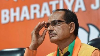 मुख्यमंत्र्यांना दिला बेचव चहा; कनिष्ठ पुरवठा अधिकाऱ्याला नोटीस