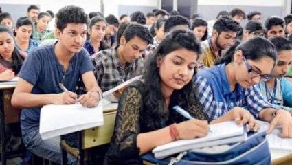 आजपासून CBSE बोर्डाच्या दहावी व बारावीच्या परीक्षेला सुरुवात, ‘या’ सूचनांचे करावे लागणार पालन; वाचा…