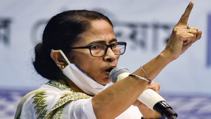महाराष्ट्रातील सत्तापरिवर्तनानंतर ममता बनर्जींचं मोठं वक्तव्य, म्हणाल्या…