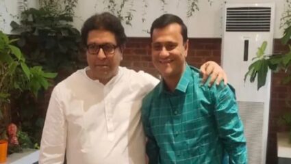 शिवसेना- शिंदे गट वादात मनसे; बाळासाहेब ठाकरे आणि राज ठाकरे फोटो शेअर