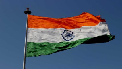 सरकारने ध्वजसंहितेत केले बदल, आता रात्रंदिवस फडकवता येणार तिरंगा
