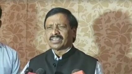 राहुल शेवाळेंच्या गटनेतेपदी नियुक्तीवर आक्षेप; एकतर्फी निर्णय घेतल्याचा आरोप