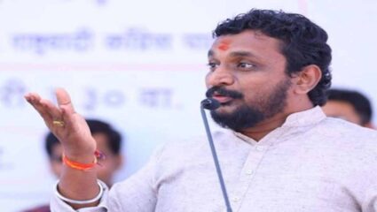 Amol Mitkari : सुरेश धसही होते वाल्मीक कराडच्या संपर्कात; मिटकरींच्या आरोपाने खळबळ