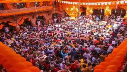 मथुरेत जन्माष्टमी उत्सावाला गालबोट, बांके बिहारी मंदिरात चेंगराचेंगरीत दोघांचा मृत्यू