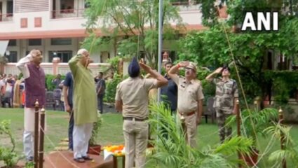 आरएसएस मुख्यालयात स्वांतत्र्यदिन साजरा, मोहन भागवतांनी केलं ध्वजारोहण