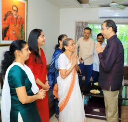 शिवसेना पक्षप्रमुख उद्धव ठाकरेंनी घेतली राऊत कुटुंबीयांची भेट