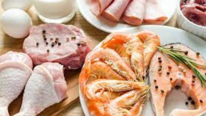 चिकन आणि मासे एकत्र खाणे आरोग्यासाठी चागंल की वाईट जाणून घ्या…