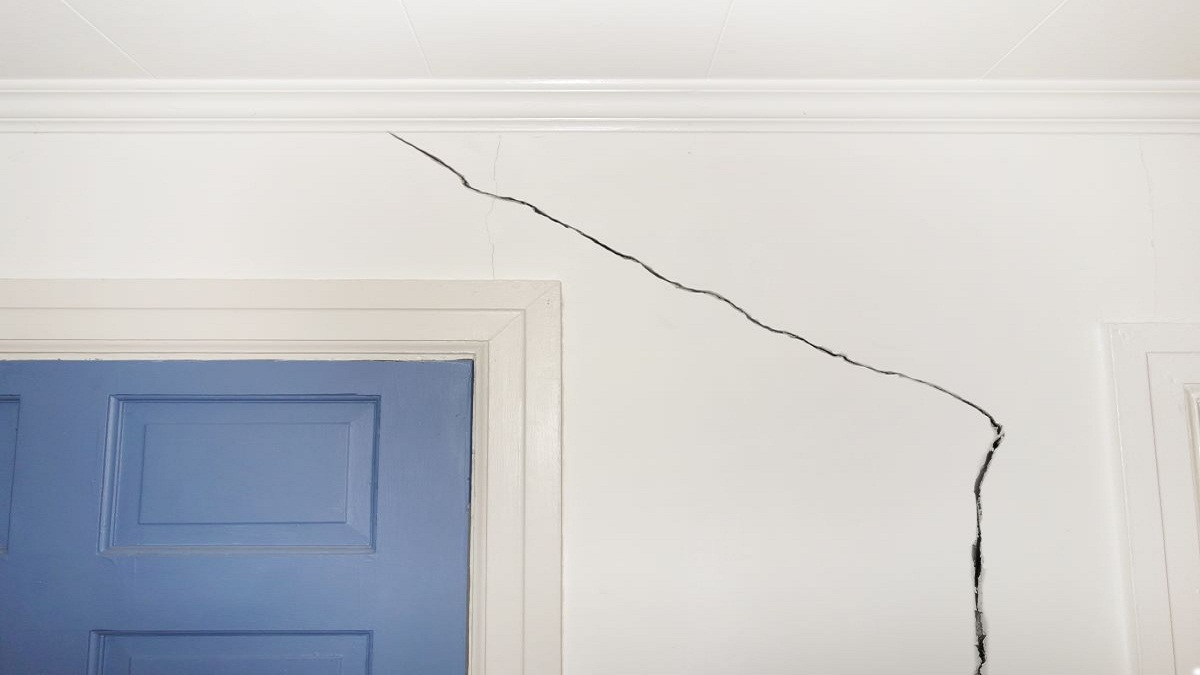 If You See These Things On The Wall Of The House Dont Ignore It Be Sure To Read Nrrd