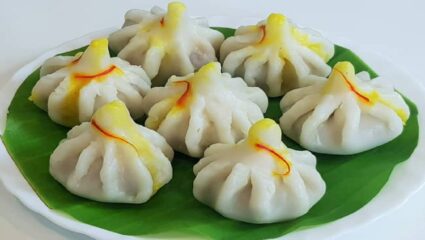 दुकानातील मिठाईंच्या तुलनेत मोदक आरोग्यदायी…