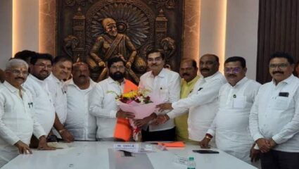 औरंगाबादमध्ये शिवसेनेला आणखी एक धक्का, शिवसेना जिल्हाप्रमुख नरेंद्र त्रिवेदी शिंदे गटात सामील