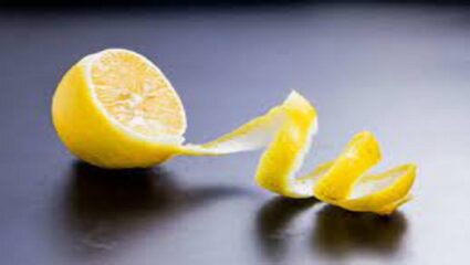 लिंबाच्या सालीचा अशा प्रकारे होतो वापर; खास टिप्स