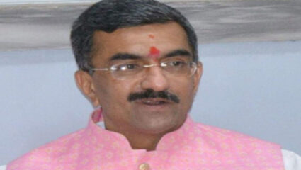 विकास कामांबाबत हयगय खपवून घेणार नाही ; पालकमंत्री शंभूराज देसाई यांचा अधिकाऱ्यांना इशारा